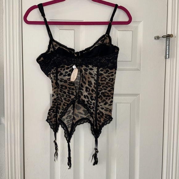 Victoria’s Secret “Very Sexy” Leopard and Lacy Bustier Lingerie - Picture 2 of 3